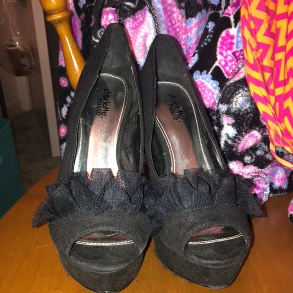 Black high heels - Picture 2 of 5